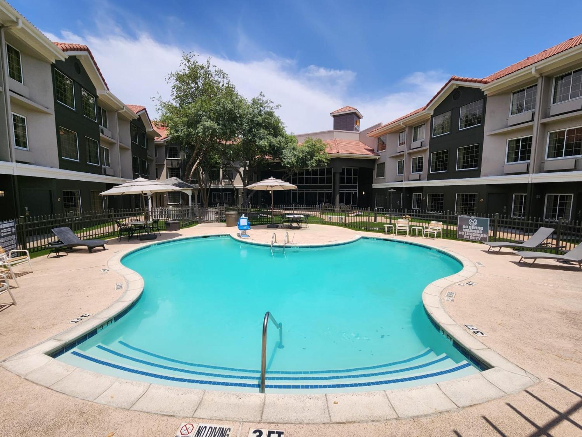 La Quinta By Wyndham Dallas - Addison Galleria Kültér fotó
