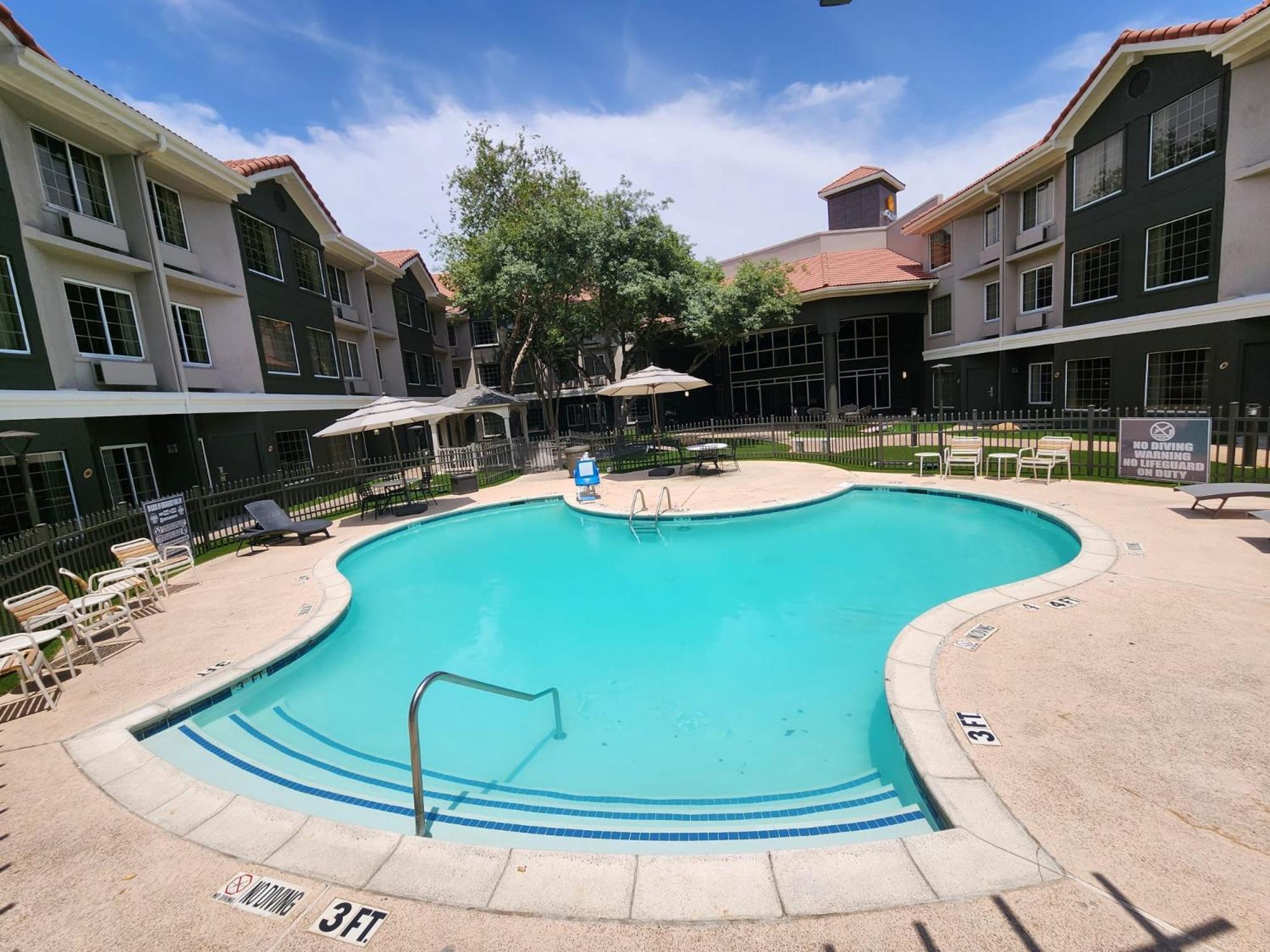 La Quinta By Wyndham Dallas - Addison Galleria Kültér fotó